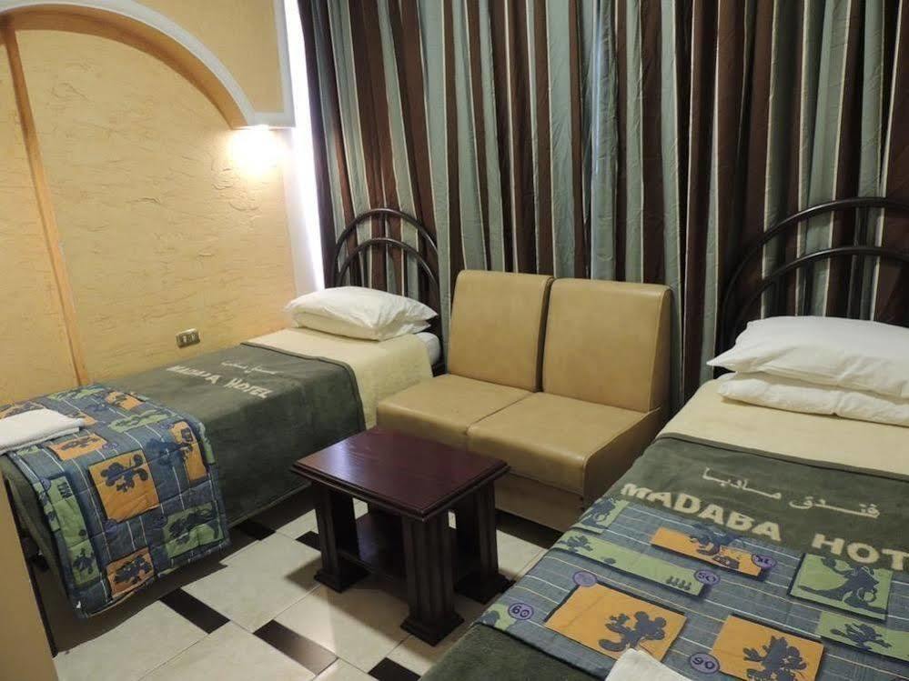 Madaba Hotel Buitenkant foto